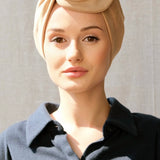 عمامة من جلد الغزال البيج