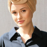 عمامة من جلد الغزال البيج