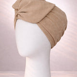 عمامة من جلد الغزال البيج